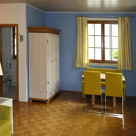 Bears, Apartment *